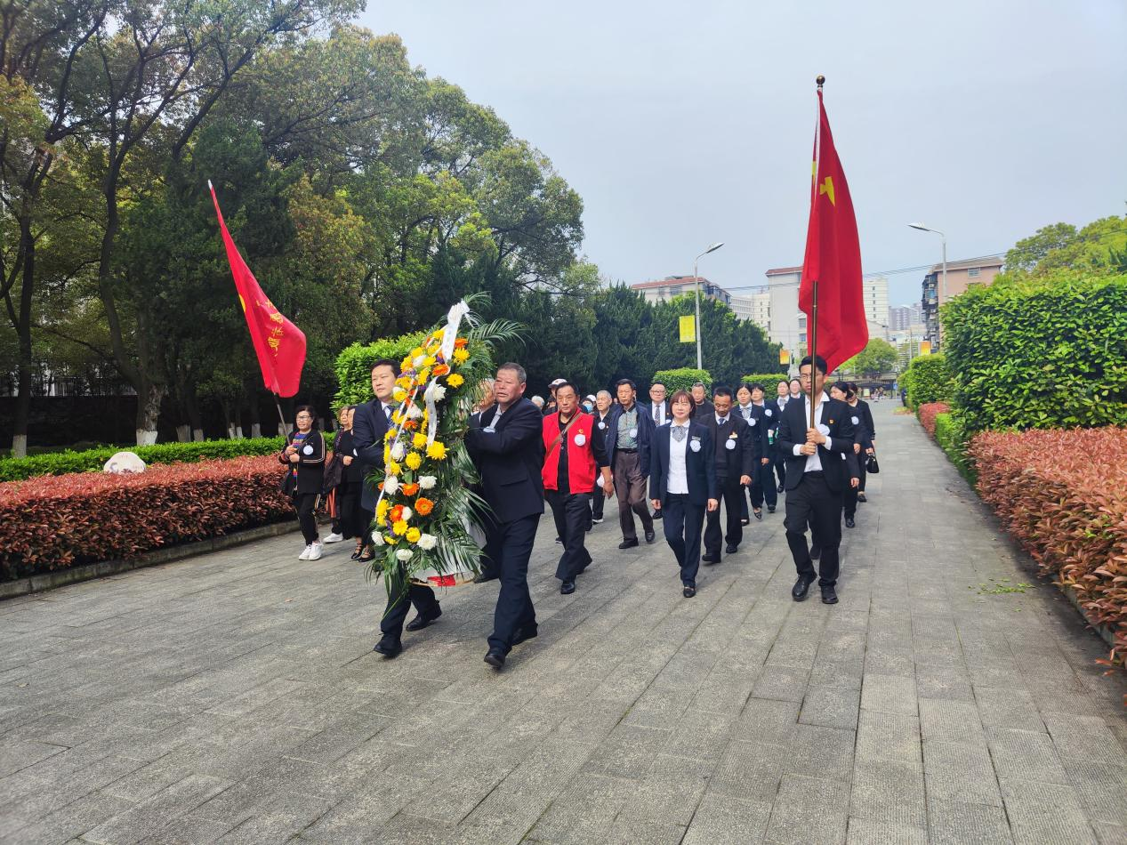 緬懷革命先烈,傳承紅色基因——居安物業(yè)荊州分公司黨支部開展清明祭英烈活動 緬懷革命先烈,傳承紅色基因——居安物業(yè)荊州分公司黨支部開展清明祭英烈活動