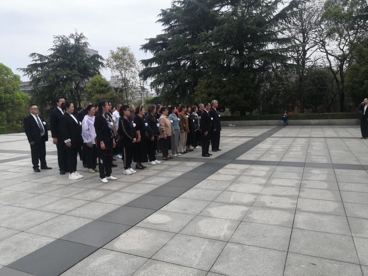 緬懷革命先烈,傳承紅色基因——居安物業(yè)荊州分公司黨支部開展清明祭英烈活動 緬懷革命先烈,傳承紅色基因——居安物業(yè)荊州分公司黨支部開展清明祭英烈活動